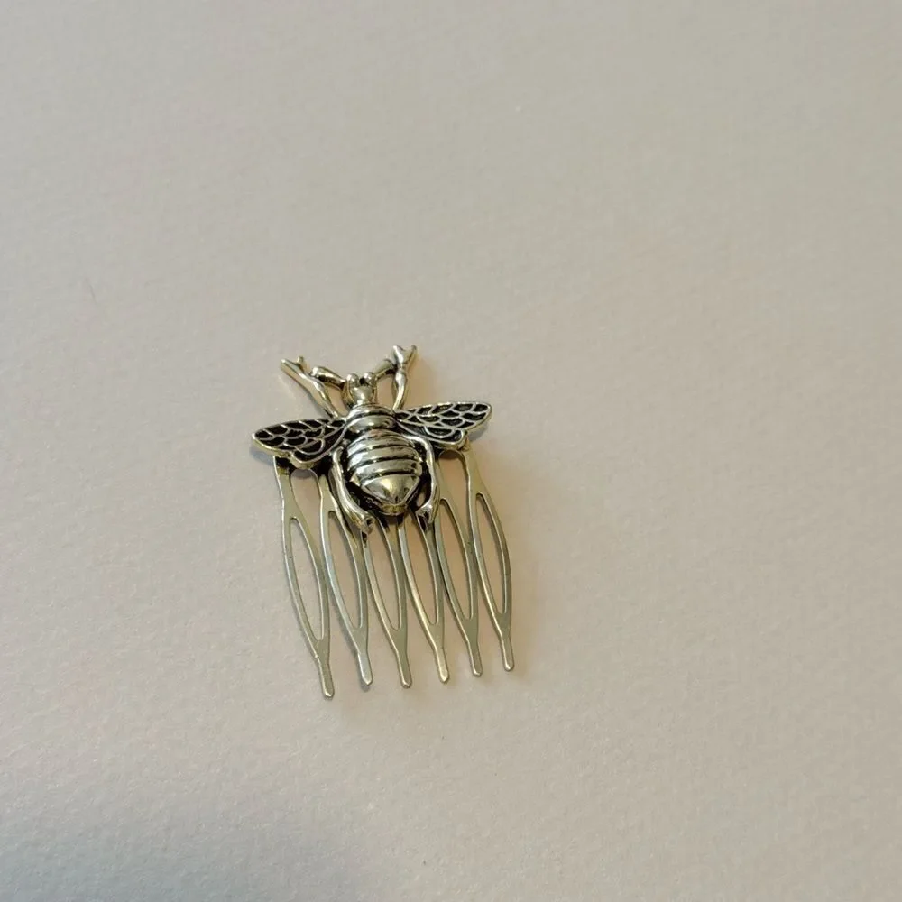Bees hair pin A857